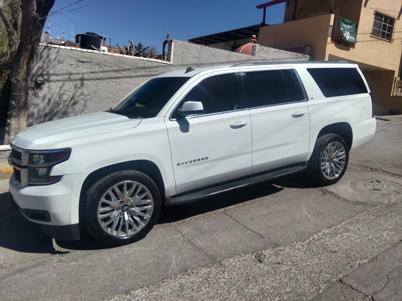 2015-chevrolet-suburban-lt - Galería