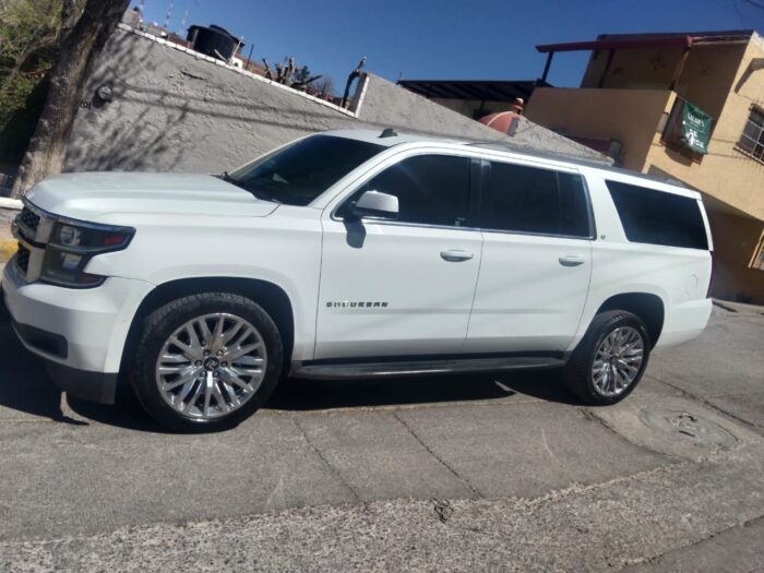 2015-chevrolet-suburban-lt - Imagen Principal