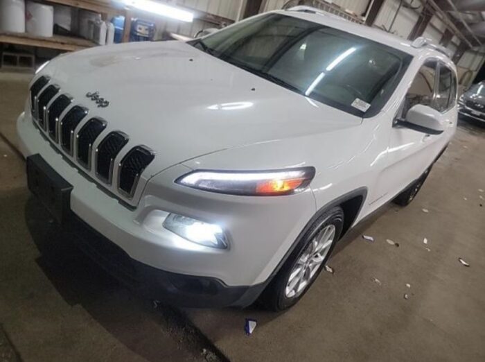 2017-jeep-cherokee-latitude-plus - Imagen Principal