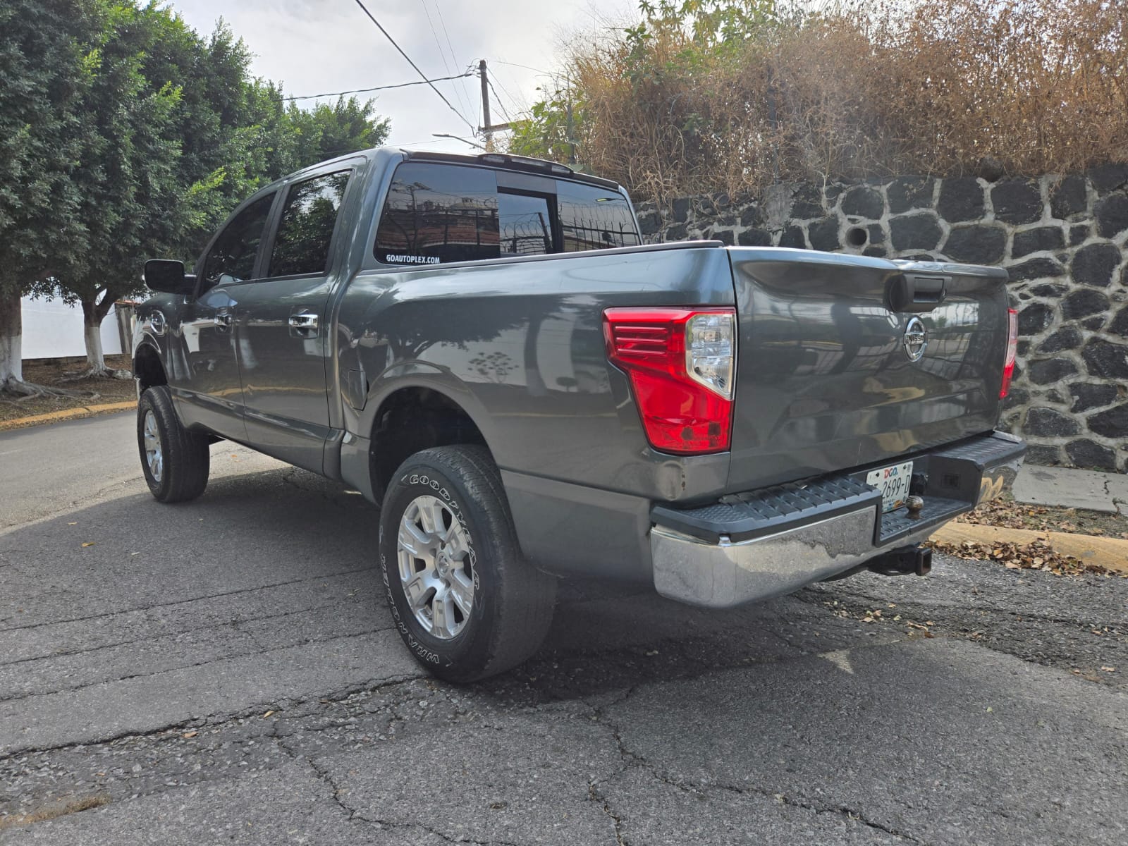 2017-nissan-titan-sv - Galería