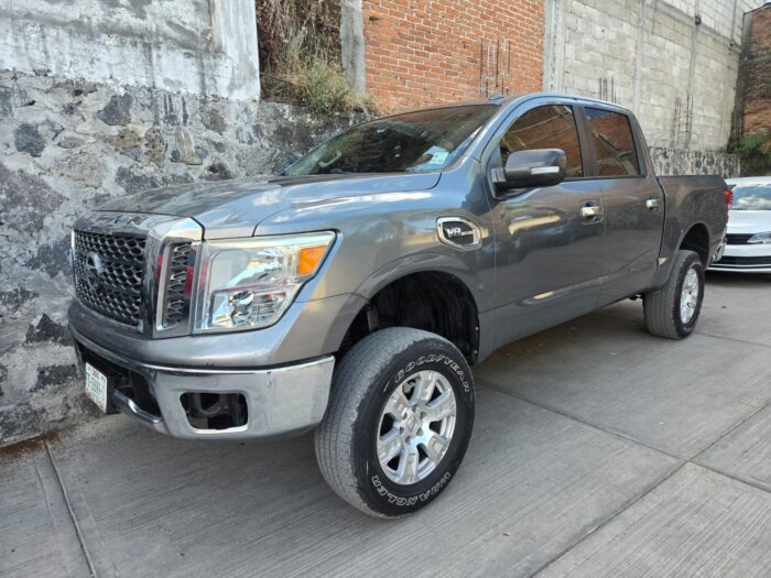 2017-nissan-titan-sv - Imagen Principal