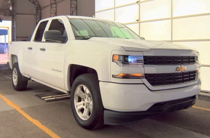 2018-chevrolet-silverado-custom-4x4 - Galería